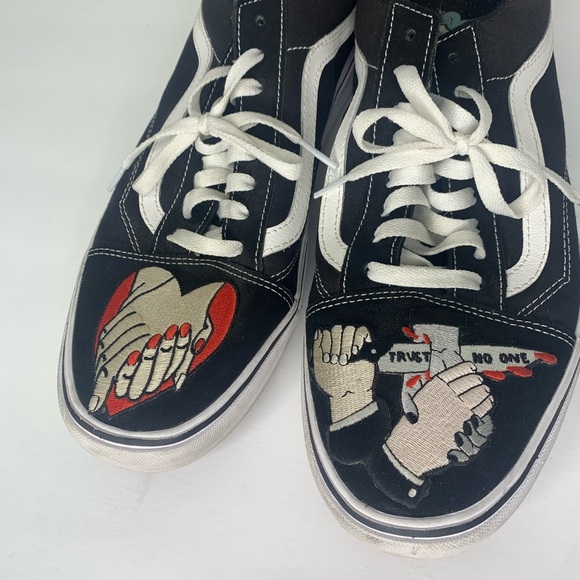 Vans Comfy Cush Low Rise Black Classic Shoes W/ Embroidered Patches Size 13 - Picture 4 of 12